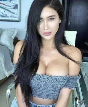 В моих нежных объятиях ты почувствуешь все прелести настоящего наслаждения. Я умею предугадывать желания и создавать атмосферу истинной страсти. Мои услуги включают эксперименты в постели, оральные ласки, эротический массаж и многое другое. У меня есть отличные отзывы от моих предыдущих клиентов, которые говорят о моем профессионализме и умении дарить наслаждение. Я приглашаю тебя в свою уютную квартиру в Москве, где мы сможем насладиться друг другом и провести незабываемое время. Фото сочных моментов не доступно, но обещаю, ты не останешься равнодушным 😉 Жду тебя в Москве! 🌹 Елена